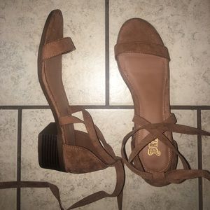 Leather strap heel Sandals